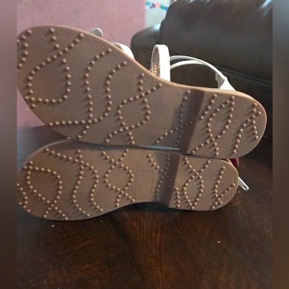 SO girl white sandals with butterfly detail sz13 - Picture 9 of 11